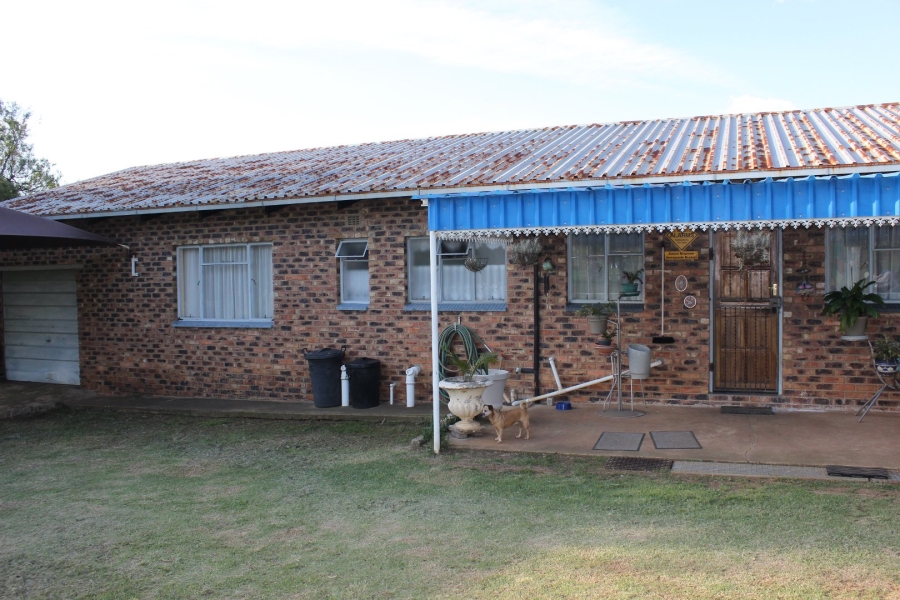 5 Bedroom Property for Sale in Deneysville Free State